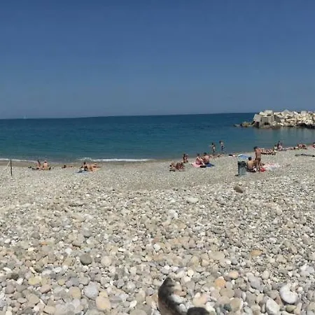 La Casetta Di Andrea & Vale شقة *