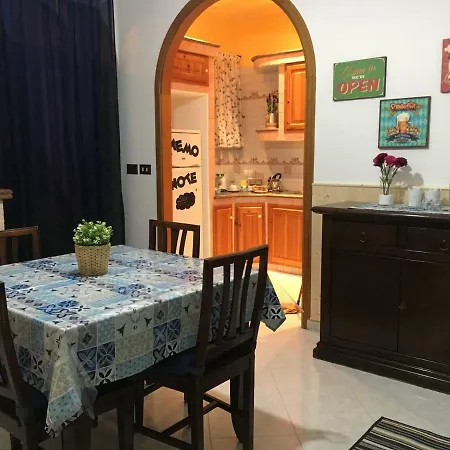 La Casetta Di Andrea & Vale * ترميني إميرسي