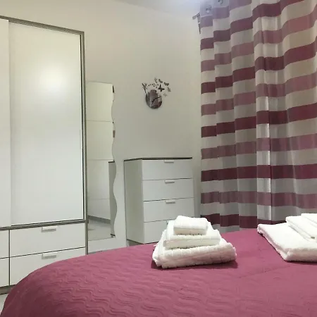 La Casetta Di Andrea & Vale * ترميني إميرسي