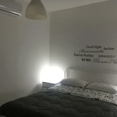 La Casetta Di Andrea & Vale شقة *